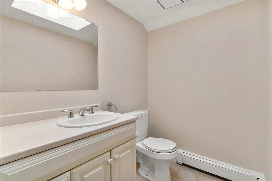 52 Bearskin Neck Photo 22