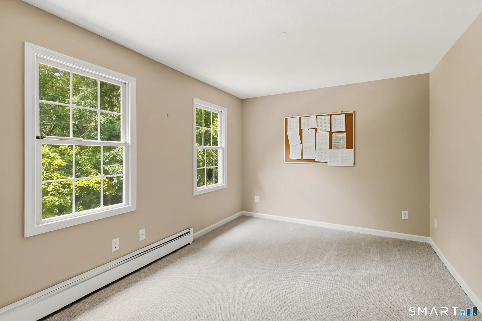 436 Tiffany Lane Photo 23