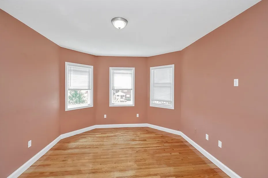 15 Kenberma Road  #2 Photo 2