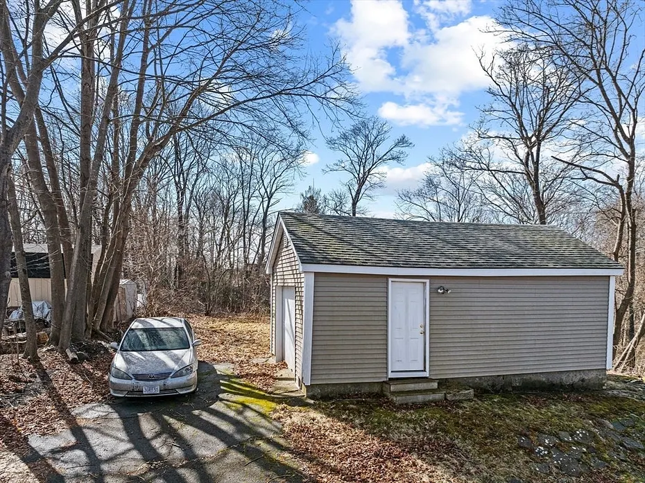 42 Godfrey St Photo 10