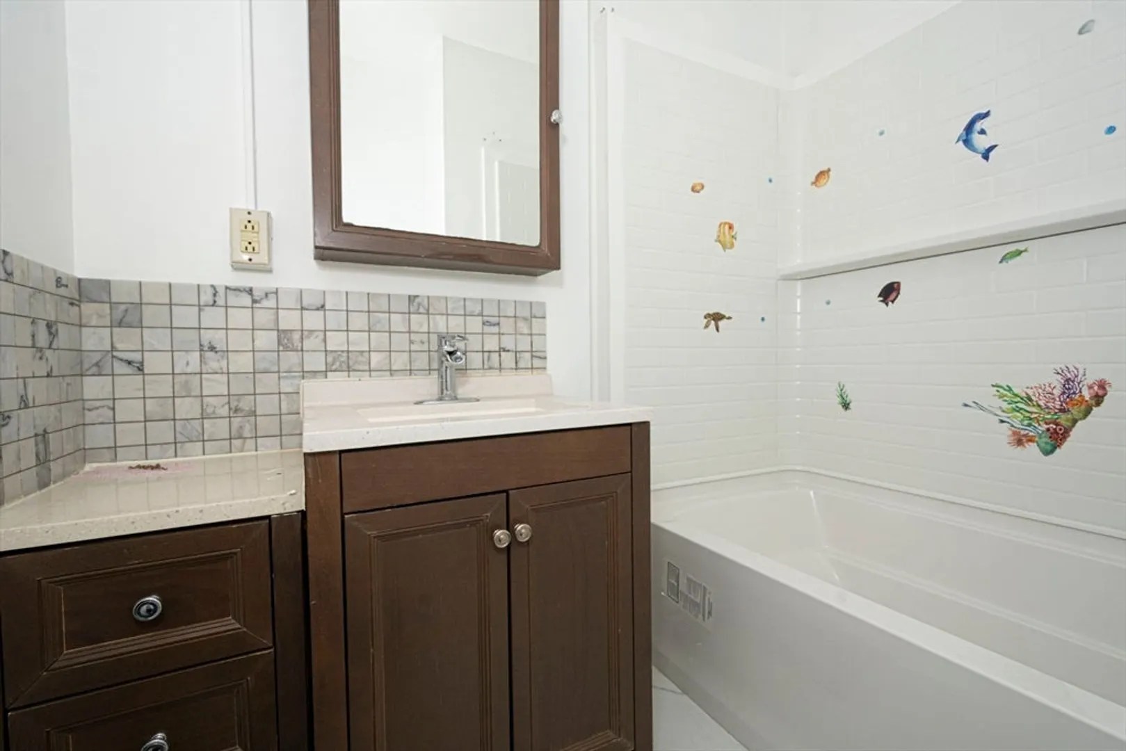 31 Neil  St. Photo 17