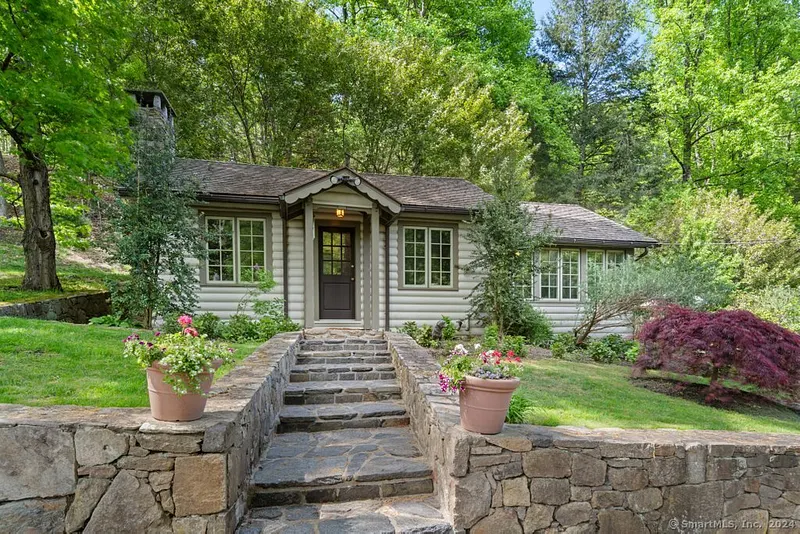 Stamford Single Family Photo 16