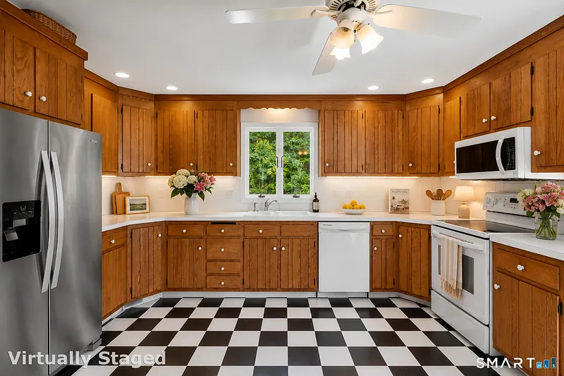 128 Midwood Avenue Photo 4