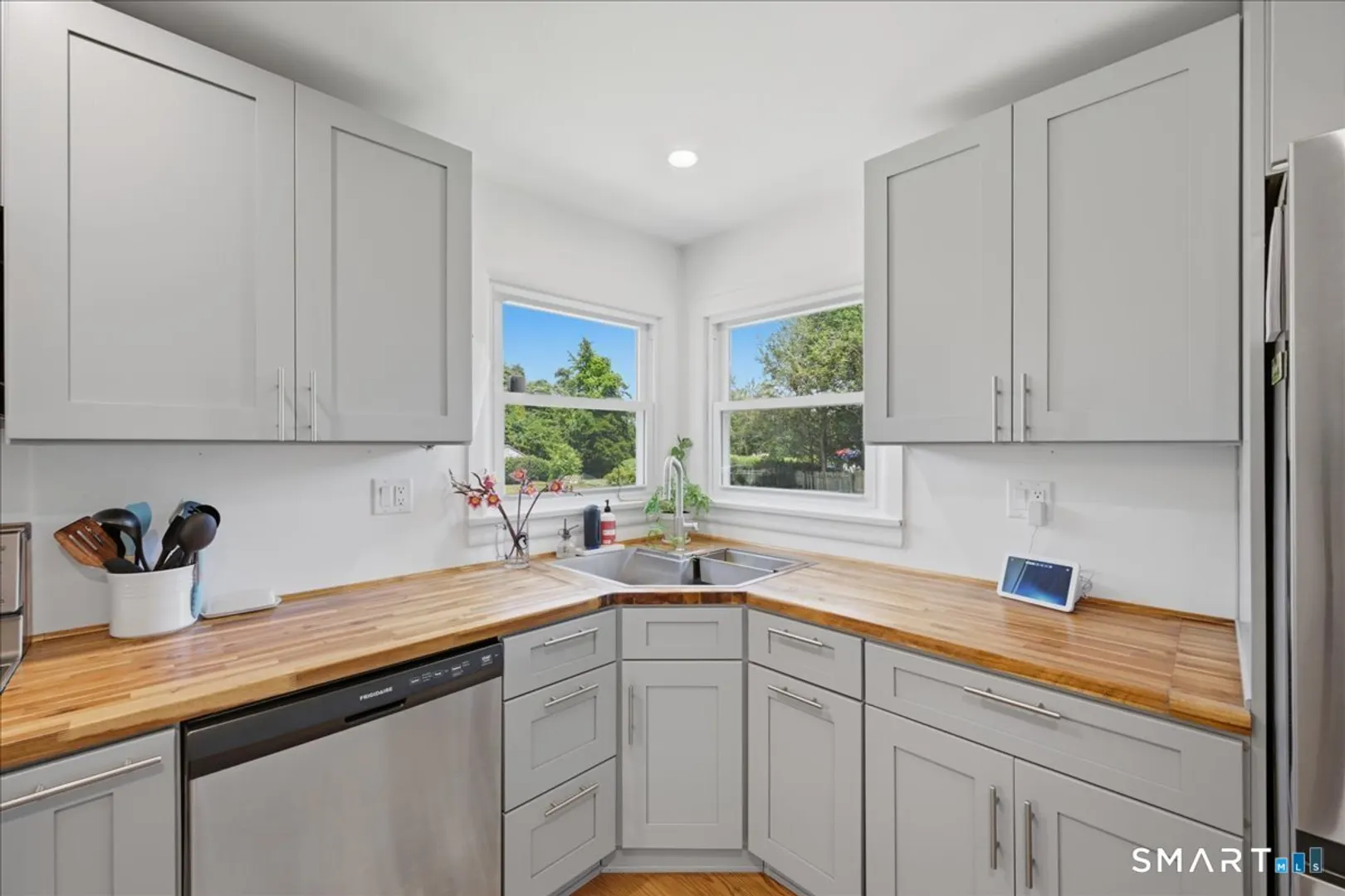 133 Bloomingdale Road Photo 13