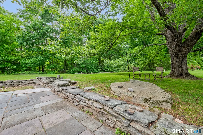539 Hopewell Road Photo 32