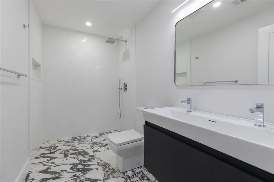 148 Falcon St #1 Photo 13