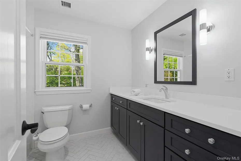 136 Devonshire Road Photo 28