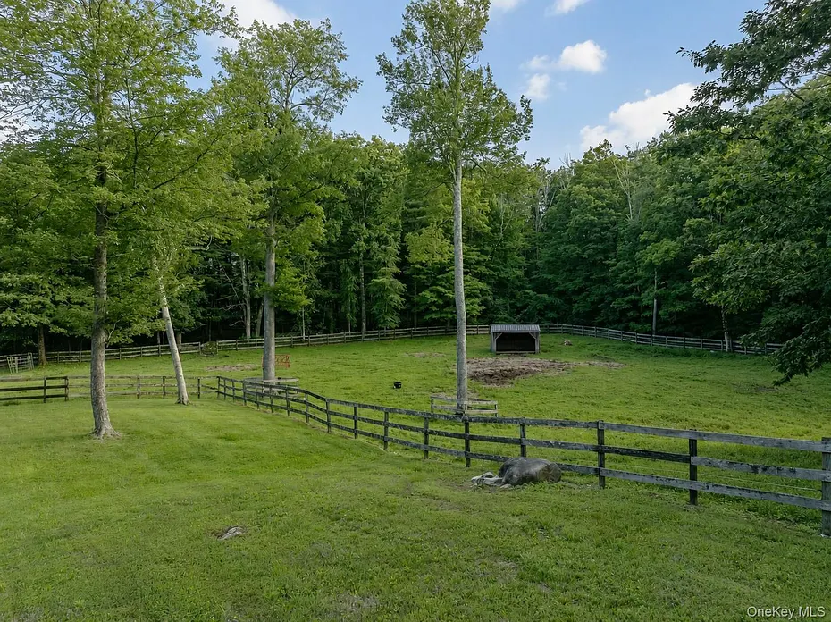 241 Cunningham Hill Road Photo 33
