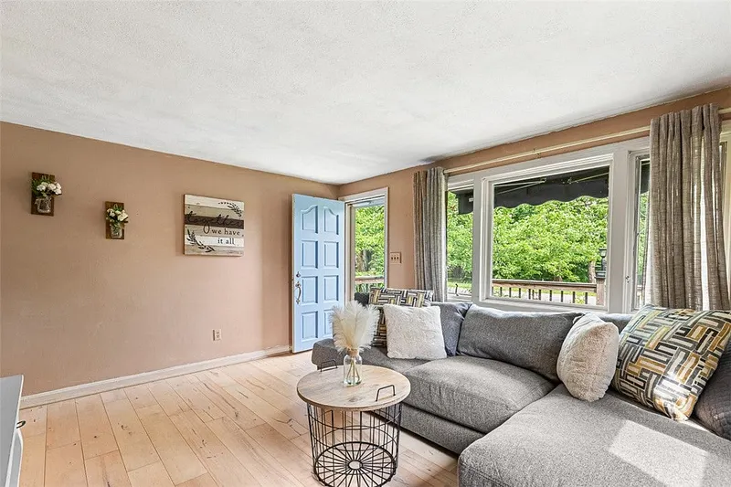 8 Hampden Road Photo 4