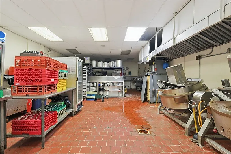 955 West Shore Road Photo 24