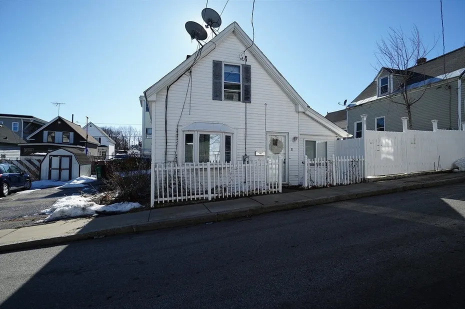 31 Floyd St Photo 2
