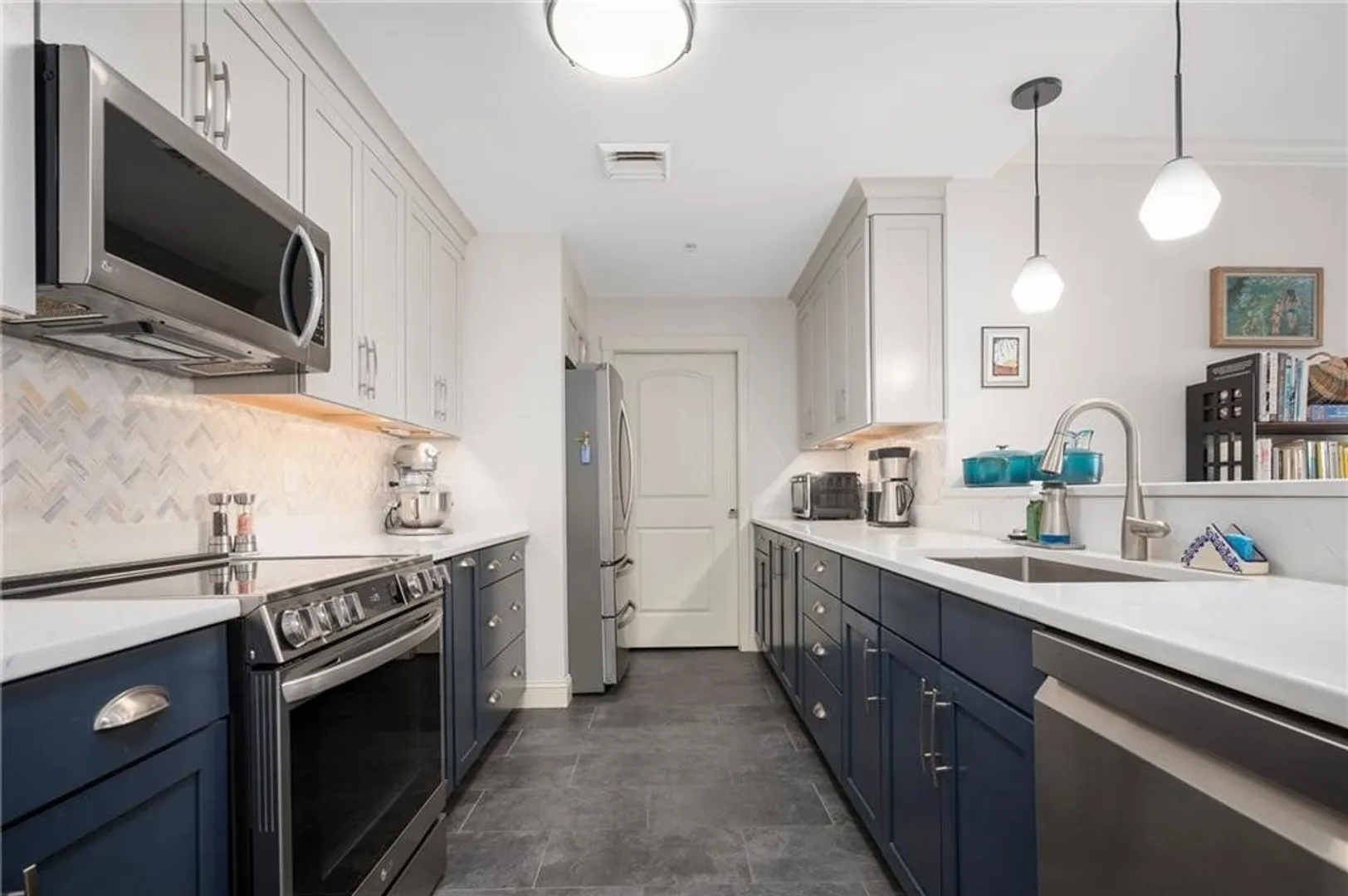 333 Atwells Avenue  #206 Photo 1