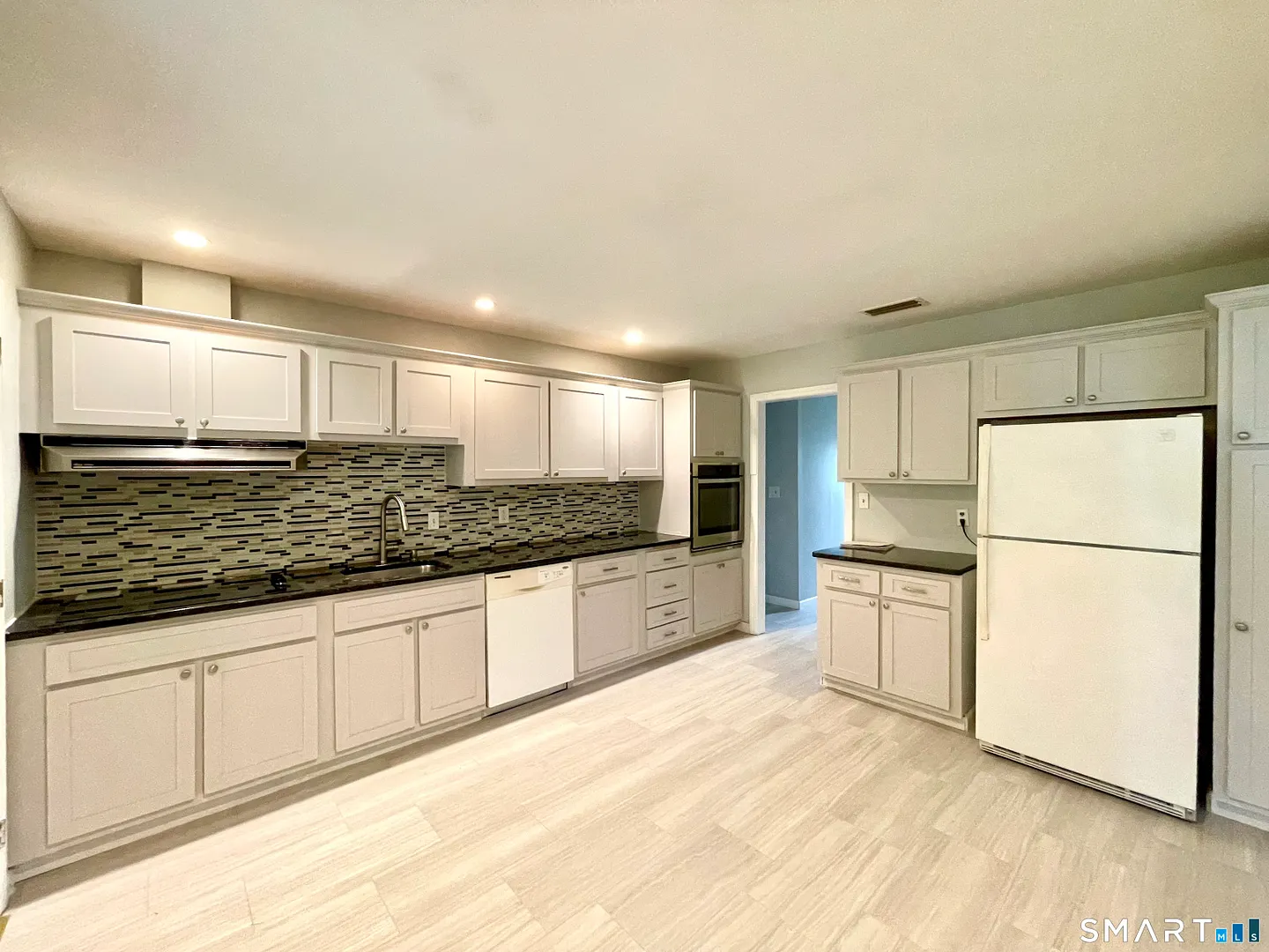35 Woodmont Road Photo 13