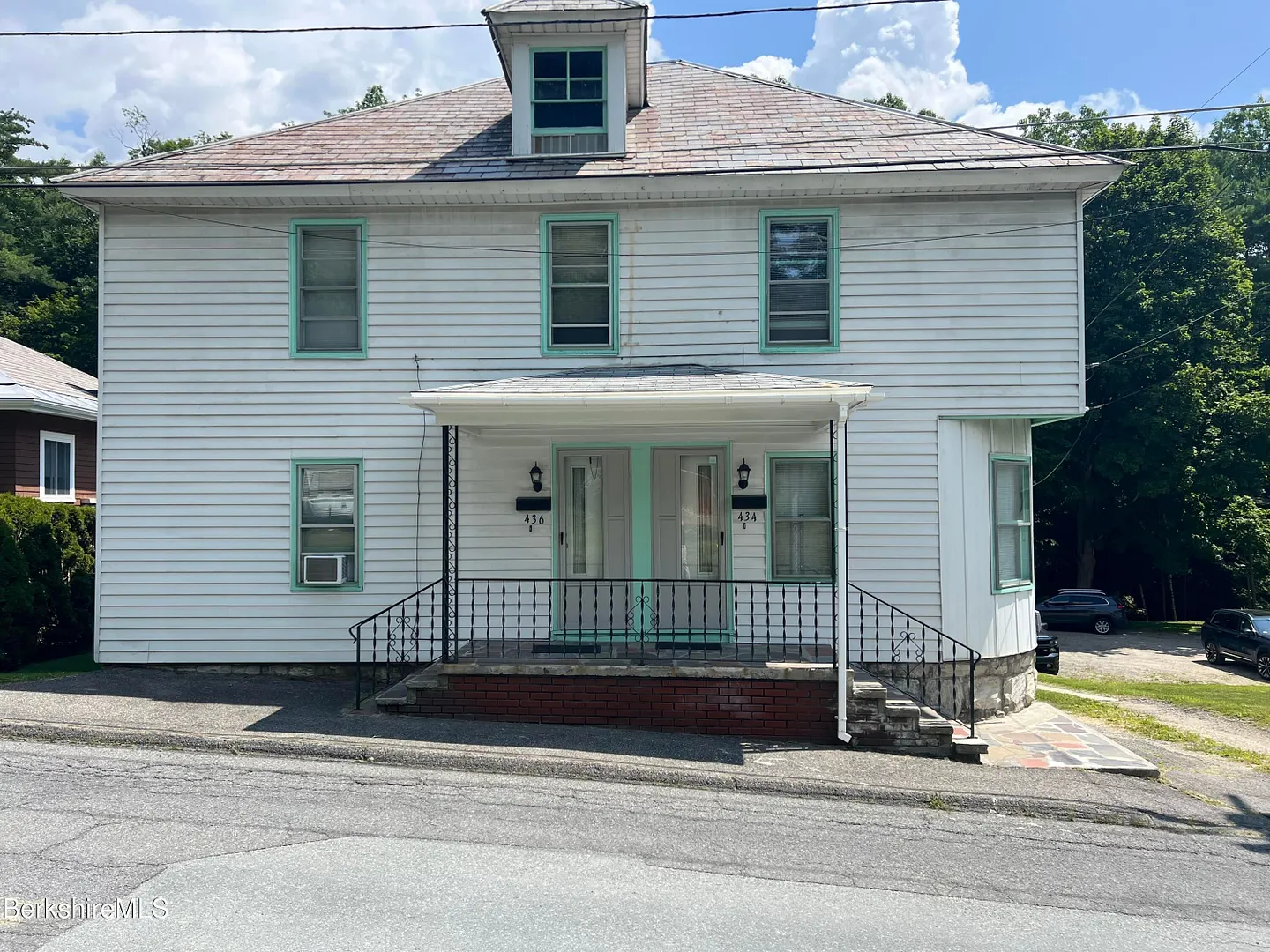 420 N Houghton St Photo 3