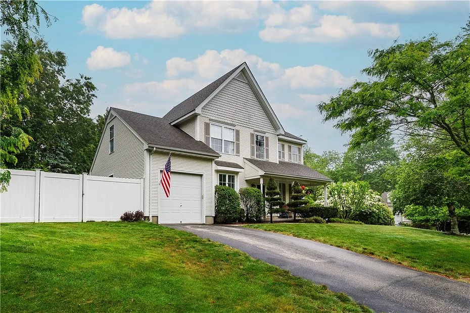 50 South Pond Drive Photo 6