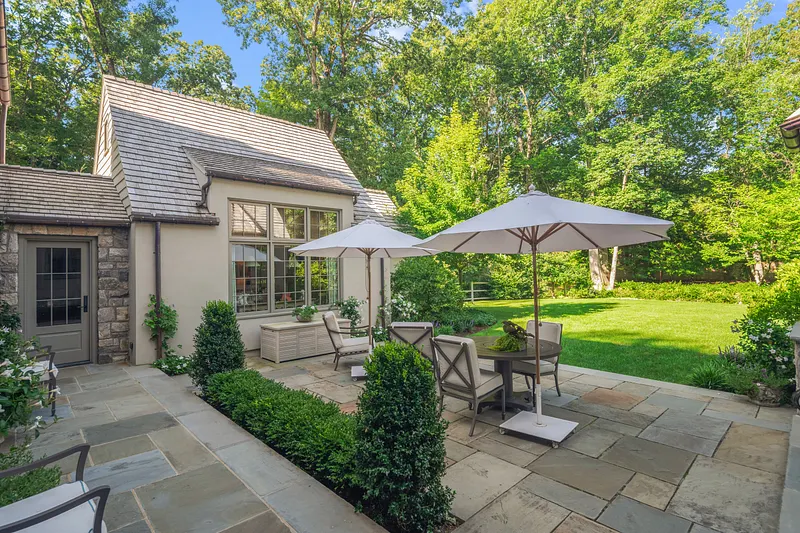 31 Hancock Lane Photo 36