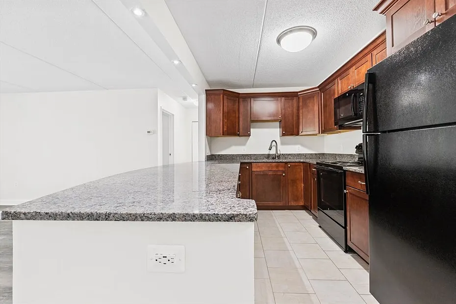 275 Main St  #403 Photo 12