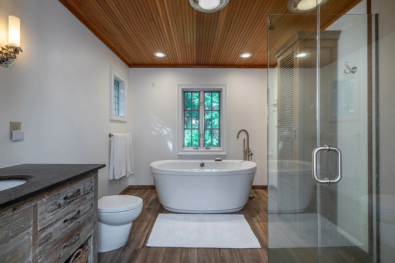 130 Lake Drive Photo 18