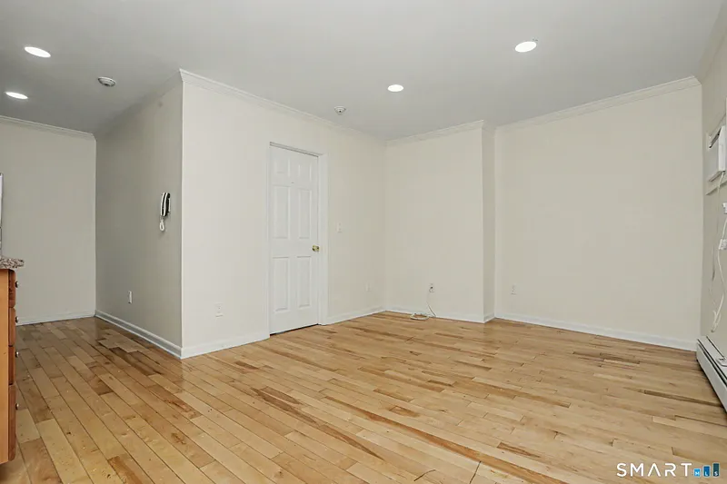 211 Main Street  #3B Photo 1