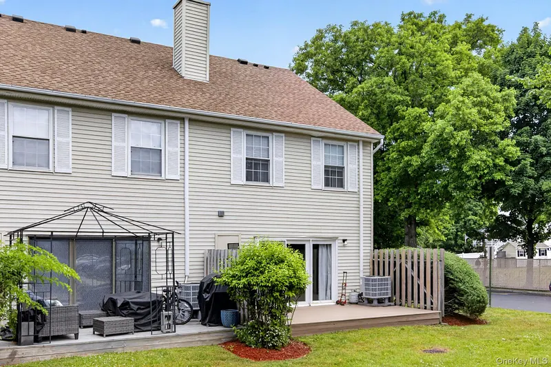 31 Burnett Way Photo 17