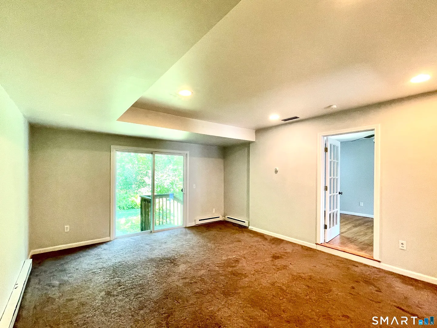 35 Woodmont Road Photo 12