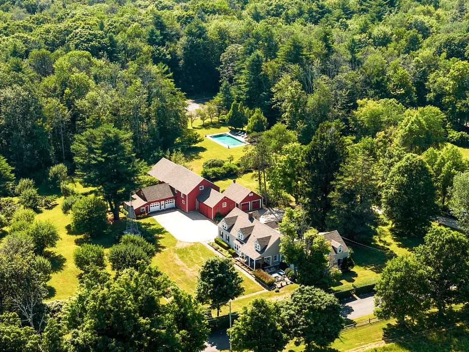 295 Smith Hill Road Photo 1