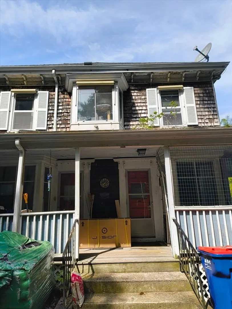 140 Main St Photo 11