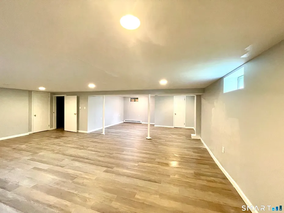 35 Woodmont Road Photo 25