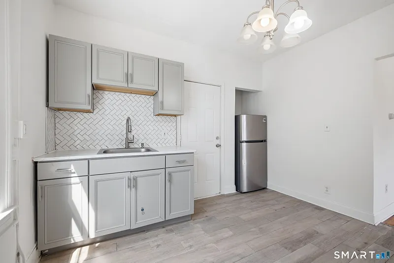 115 Baltimore Street  #2 Photo 5