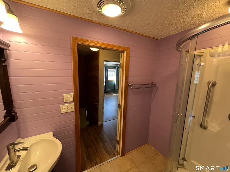 303 Somers Road Photo 17