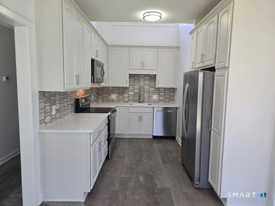 930 Heritage Village  #B Photo 4