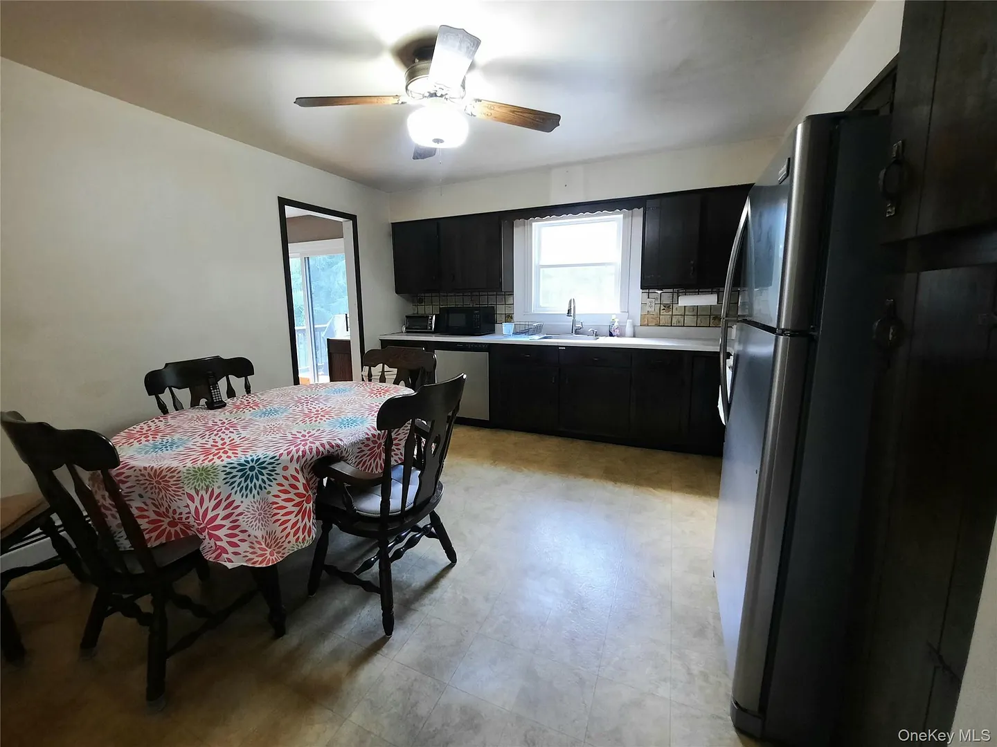 18 Hillside Road Photo 6