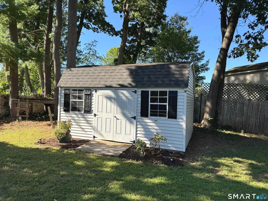 77 Curtis Road Photo 26