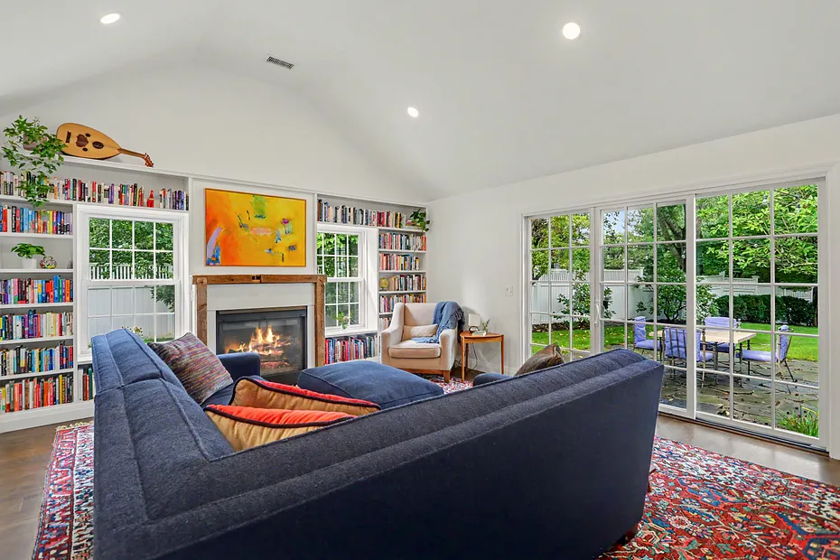2 Evergreen Avenue Photo 9