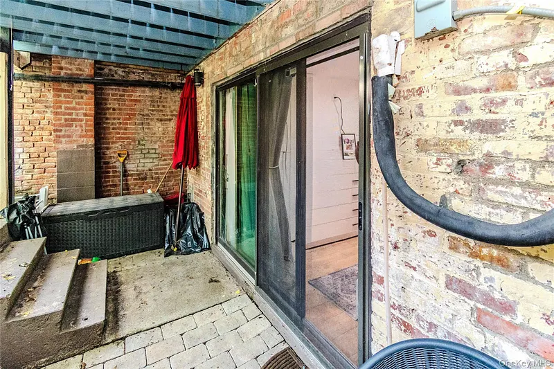 70 Lander Street Photo 32