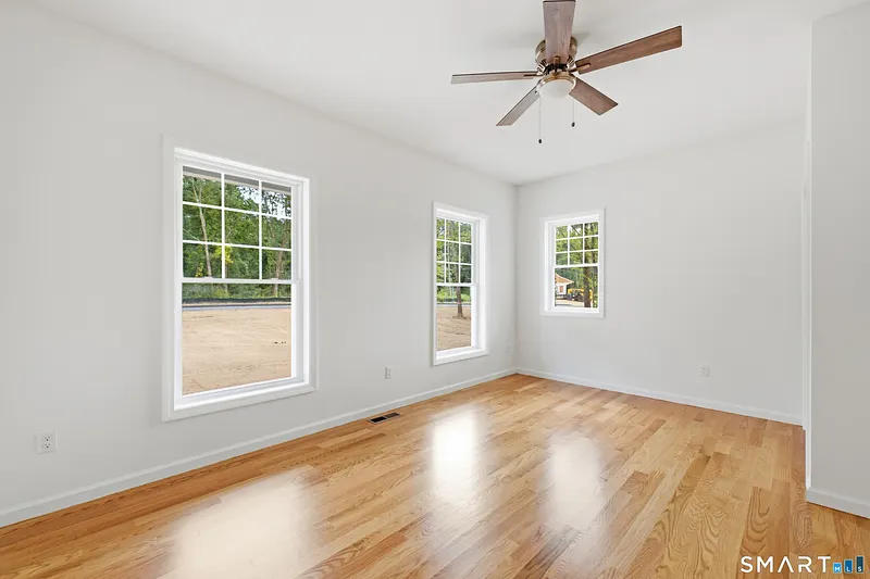 18 Spring Hill Lane Photo 21