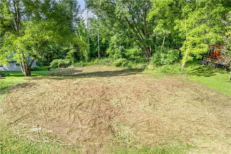 80 Midway Avenue Photo 13