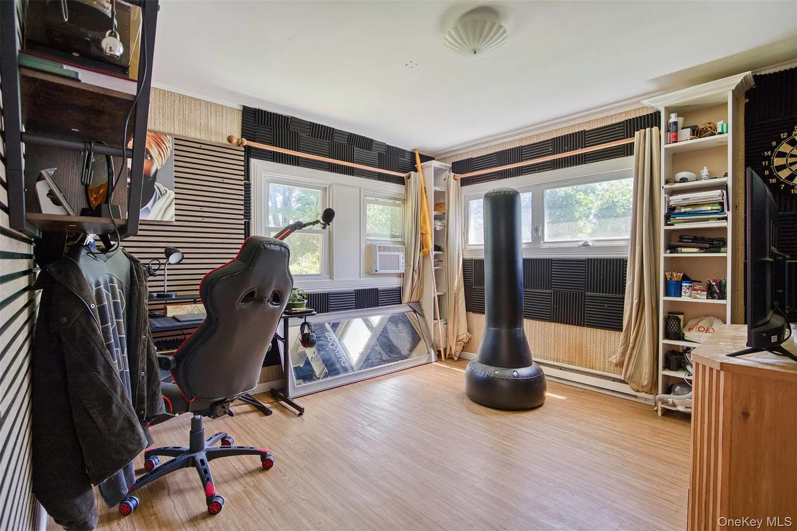 32 Mager Avenue Photo 14