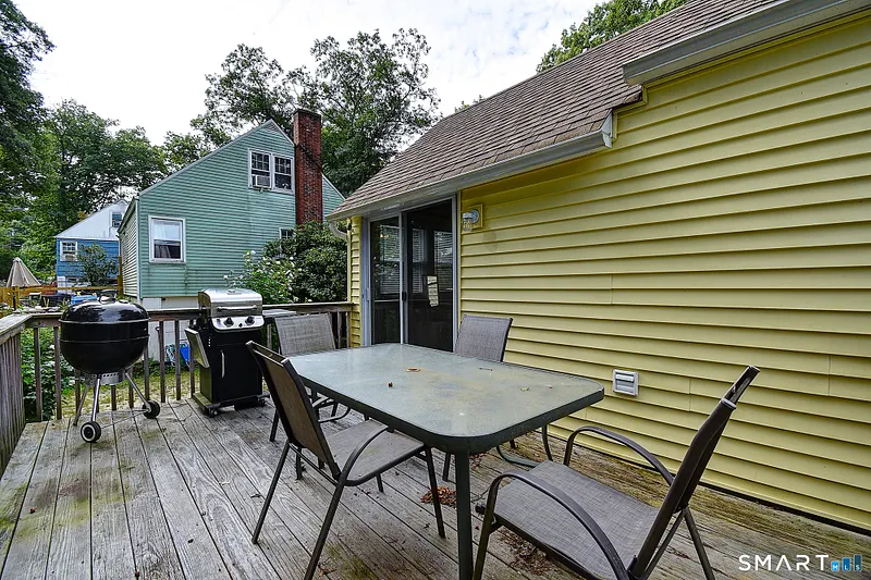 349 Mansfield Avenue Photo 8