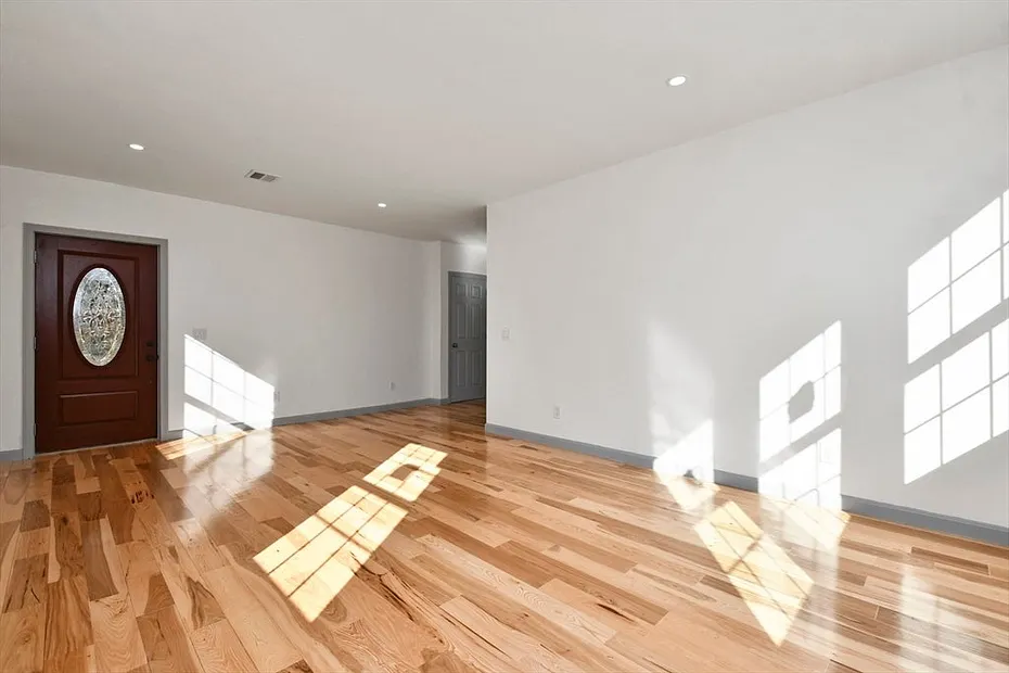 1 Stockwell Road Photo 12