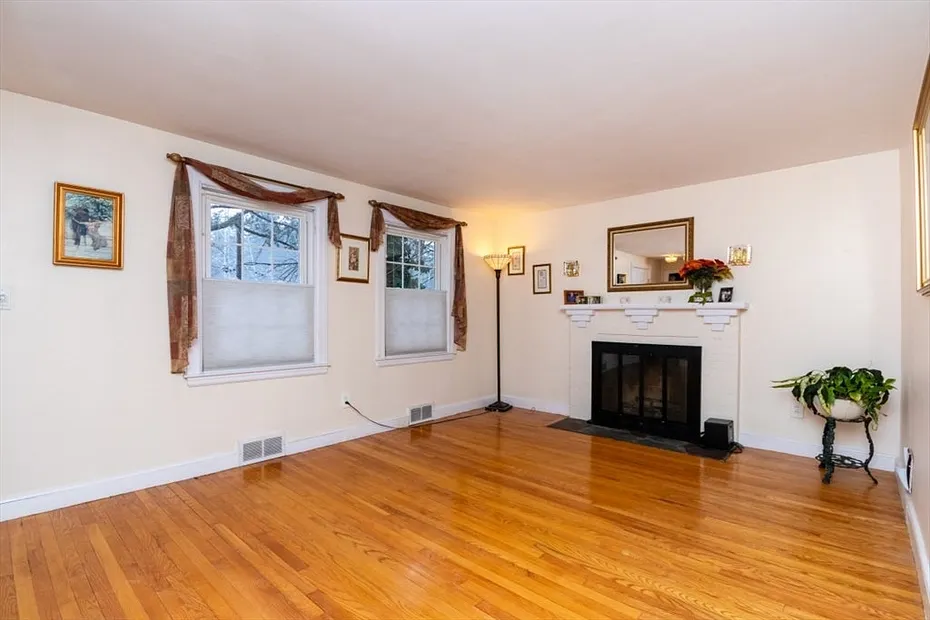 20 Eleanor Rd Photo 17