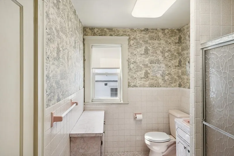 64 Bates Ave Photo 3