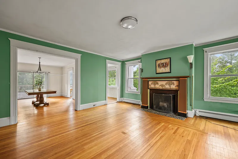 203 Bartlett Ave Photo 4