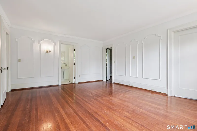 1056 Whitney Avenue Photo 22