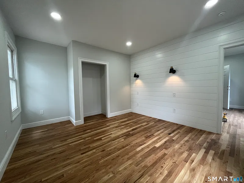 82 Howard Avenue  #82-2L Photo 5