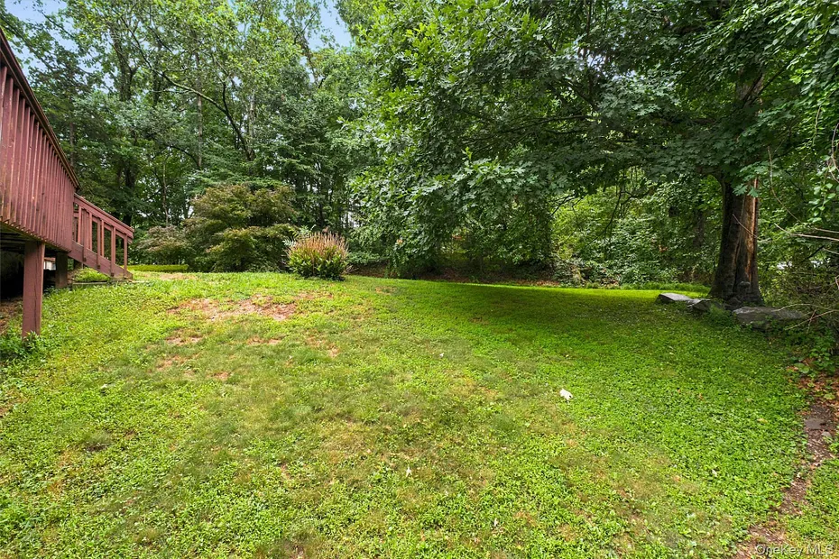 35 Moccasin View Road Photo 32