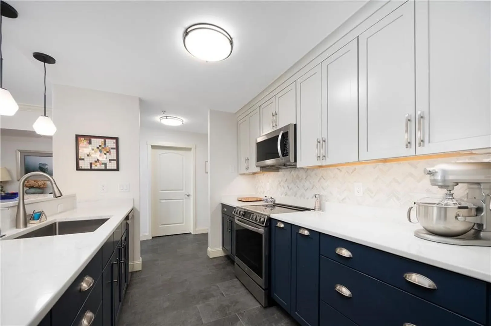 333 Atwells Avenue  #206 Photo 2