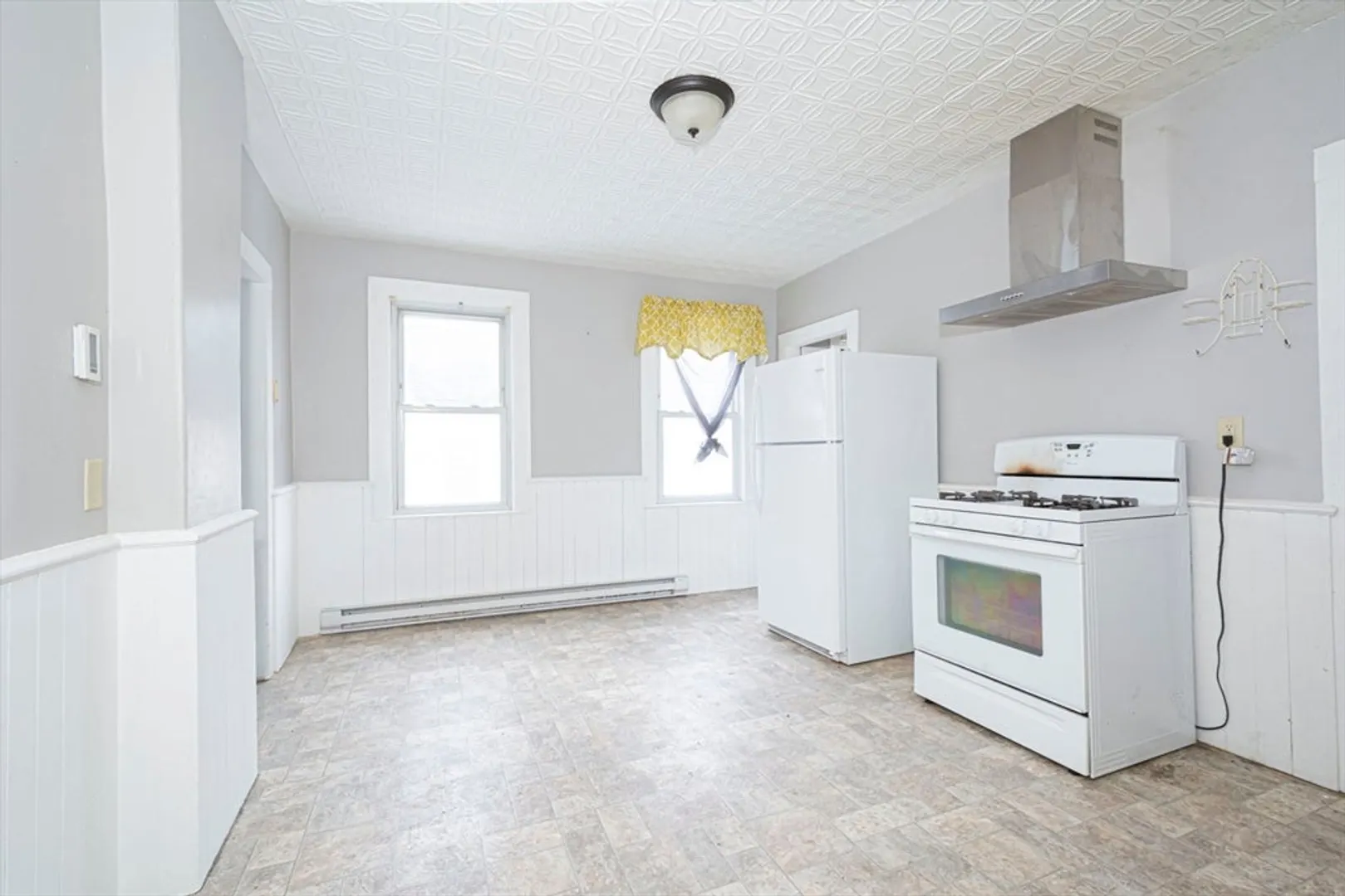 31 Neil  St. Photo 11