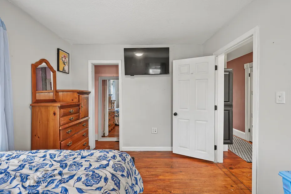 25 Calumet St Photo 32
