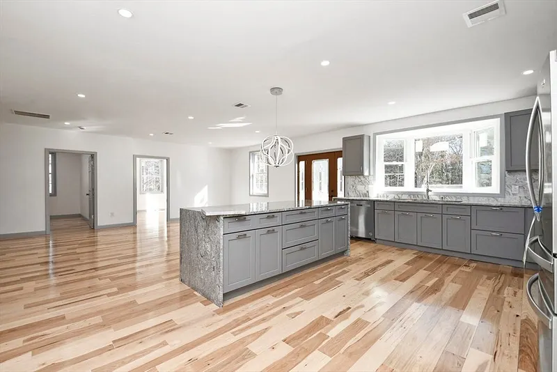 1 Stockwell Road Photo 3